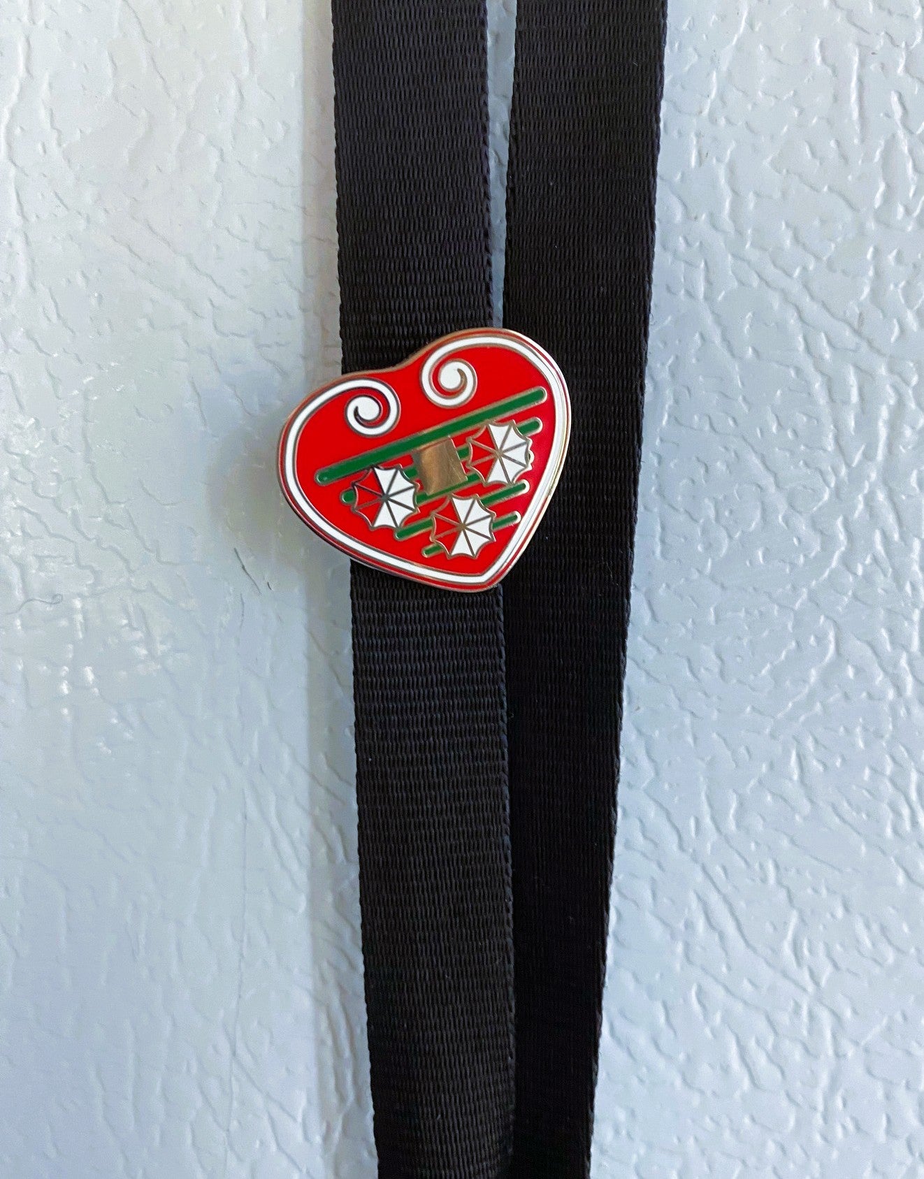 Licitar Heart Enamel Pin